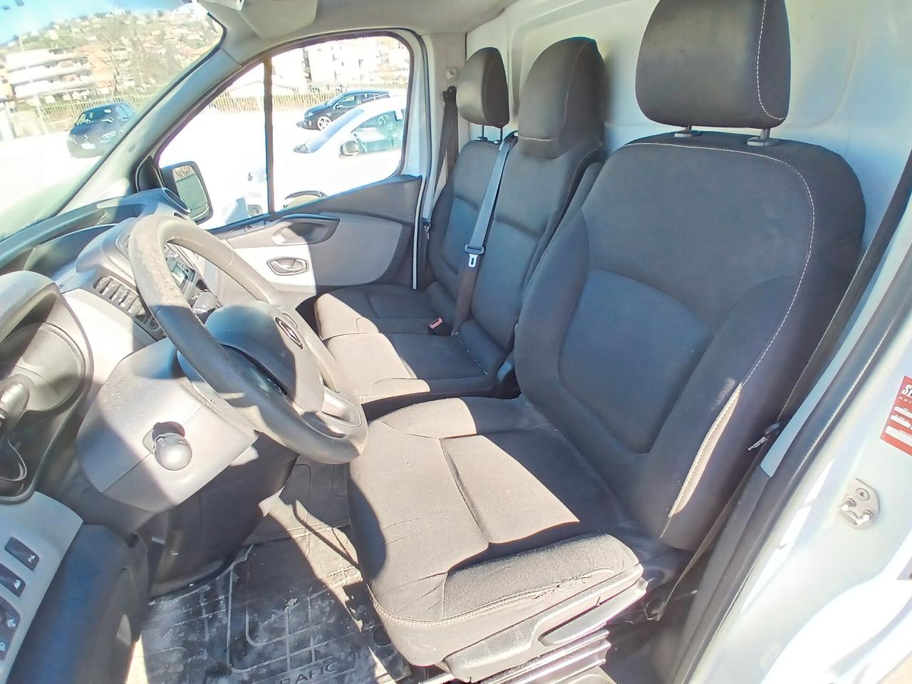 Renault TRAFIC 1.6 DCI 120 CV 2016 3 POSTI