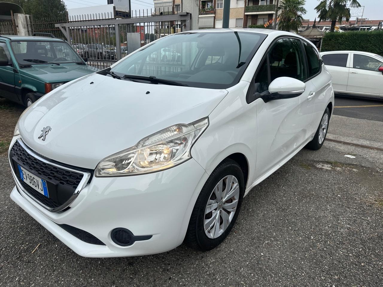 Peugeot 208 benzina