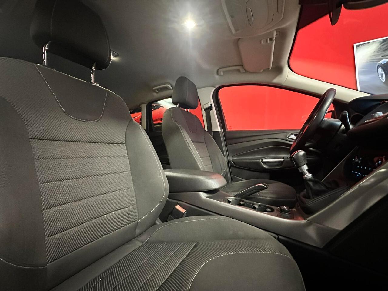 Ford Kuga 2.0 TDCI 120 CV S&S 2WD Titanium