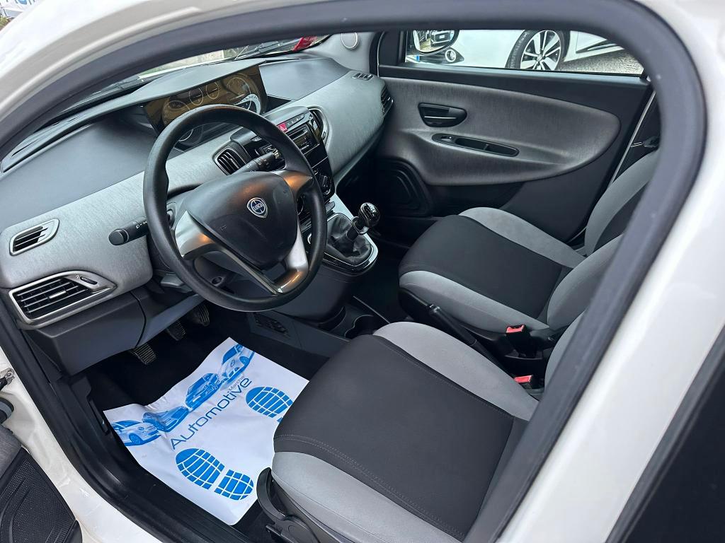 Lancia Ypsilon 5 Porte Ypsilon 0.9 t.air Gold ecochic metano 80cv