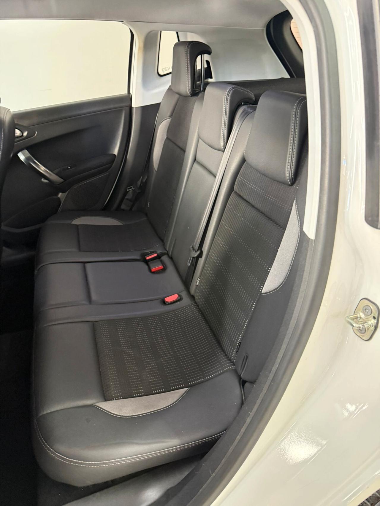 Peugeot 2008 1.6 e-HDi 115 CV Stop&Start Allure