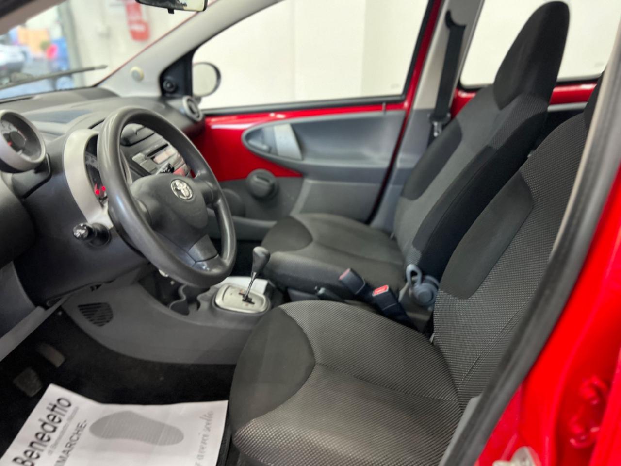 Toyota Aygo 1.0 12V VVT-i 5 porte MMT 2012