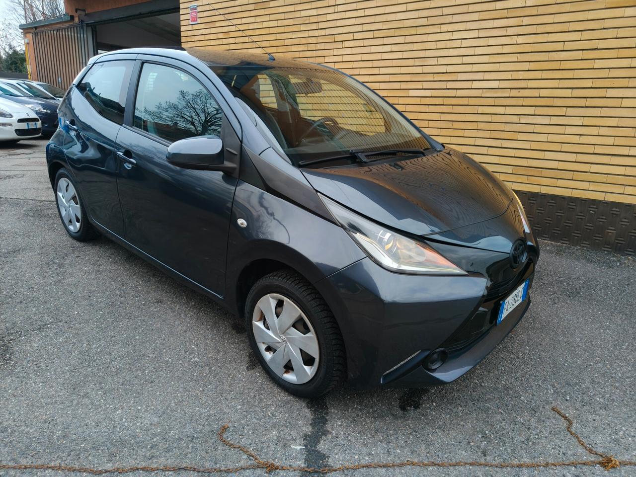 Toyota Aygo 1.0 VVT-i 69 CV 5 porte x-wave