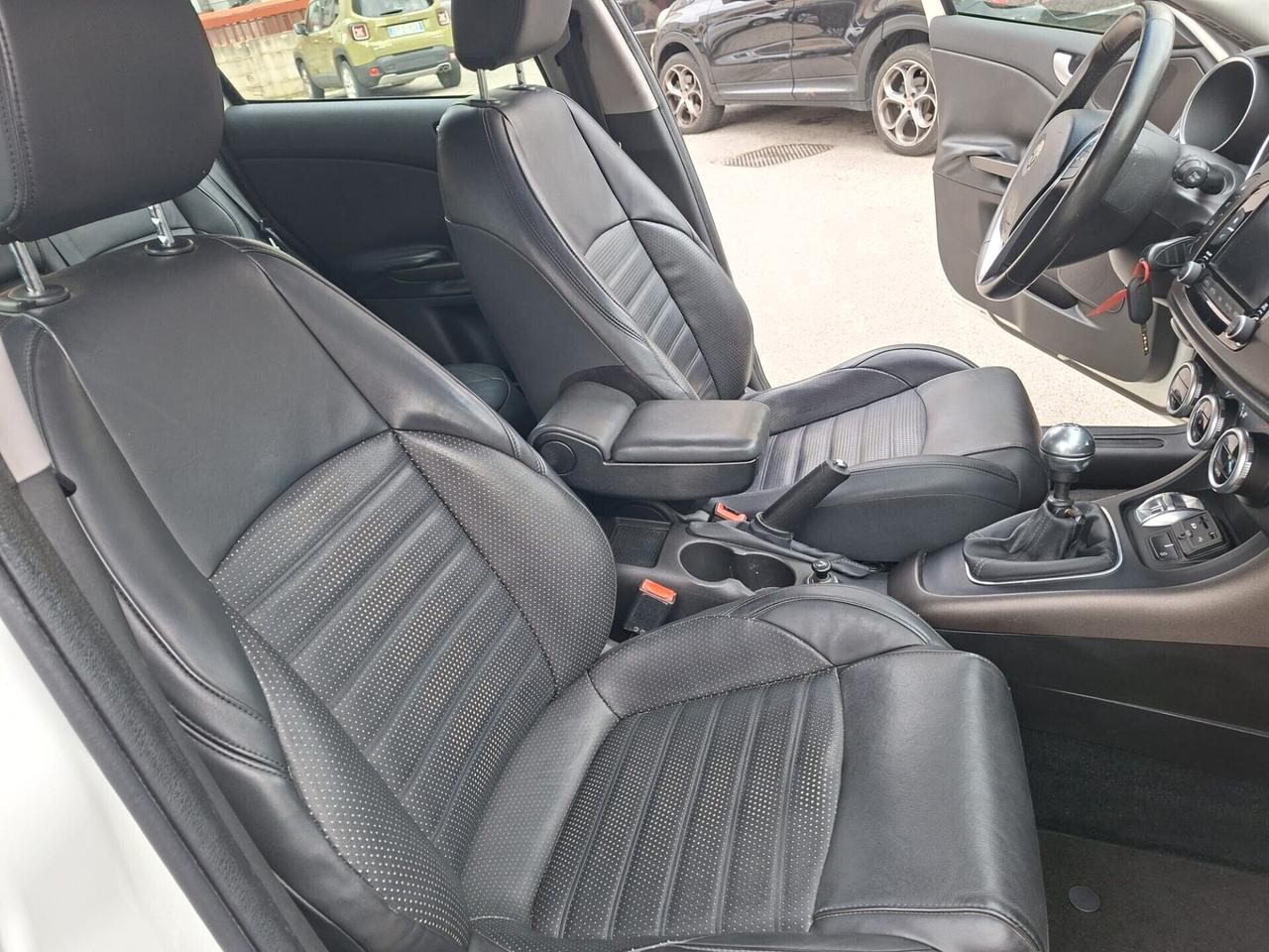 Alfa Romeo Giulietta 1.6 JTDm * 120 CV * Distinctive * Navi * Interni in pelle Quadrifoglio * Garantita 12 Mesi