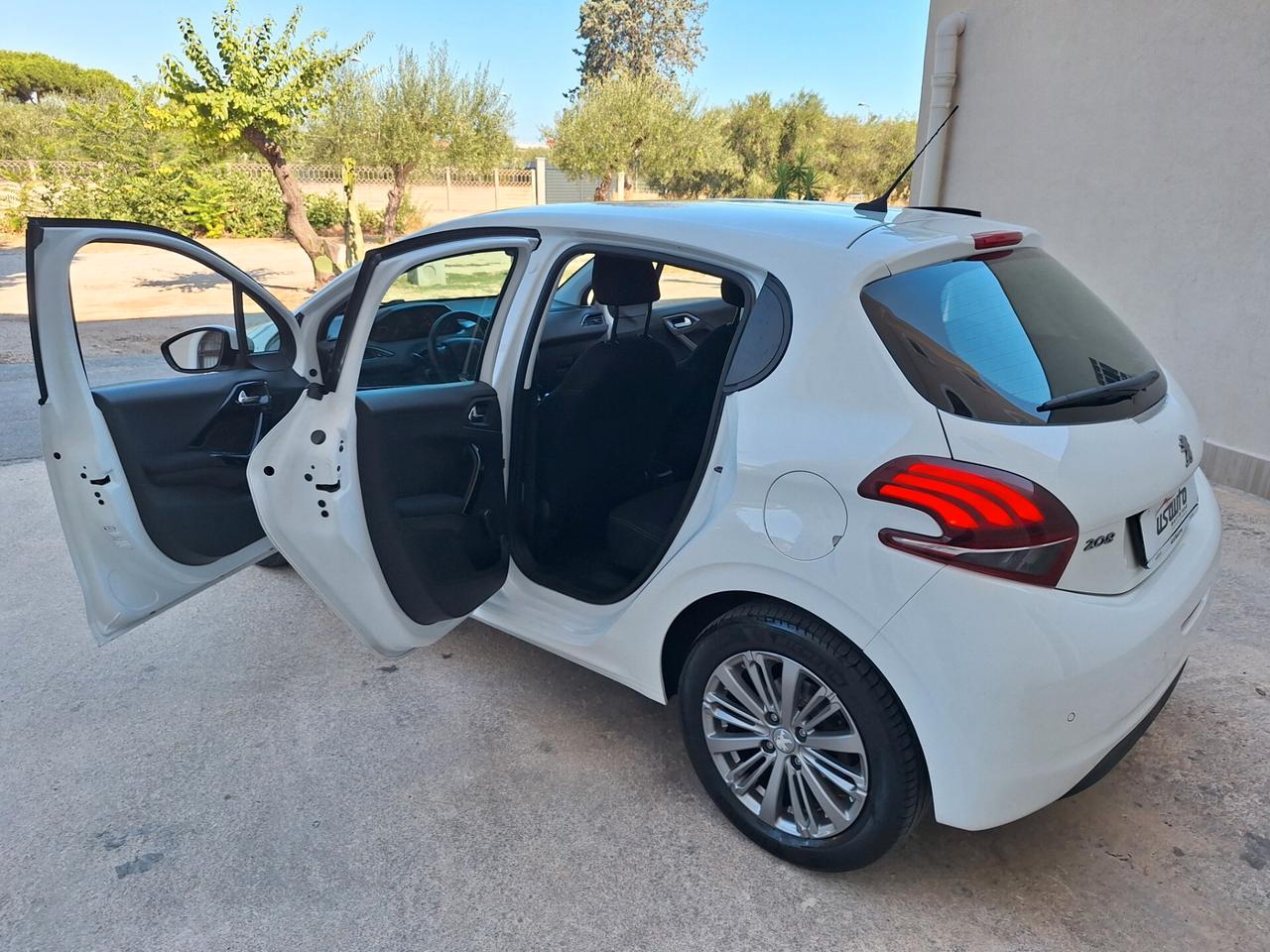 Peugeot 208 1.5 HDi 100 cv 5 porte Allure 2019