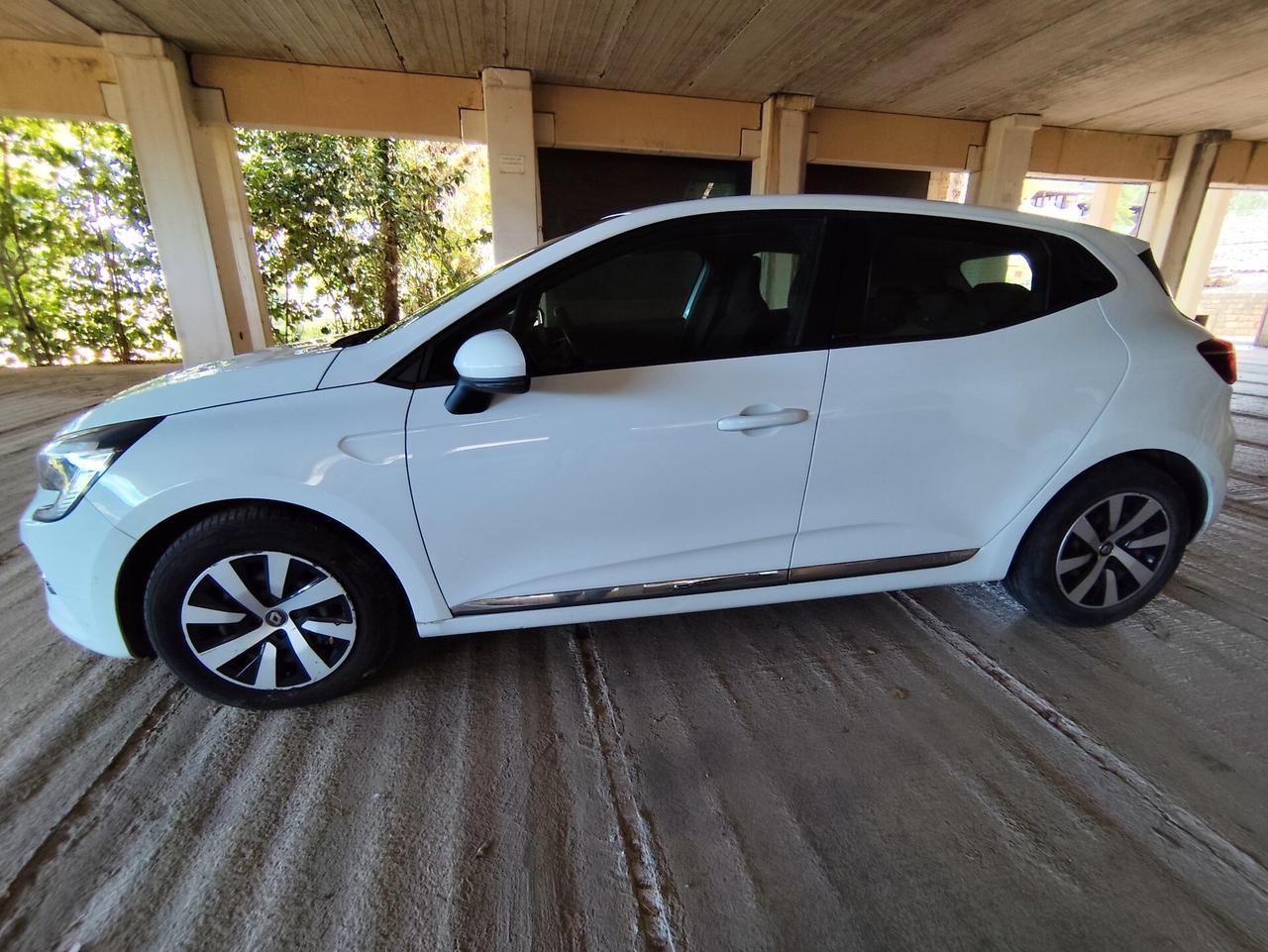 Renault Clio Full Hybrid E-Tech 140 CV 5 porte Initiale Paris
