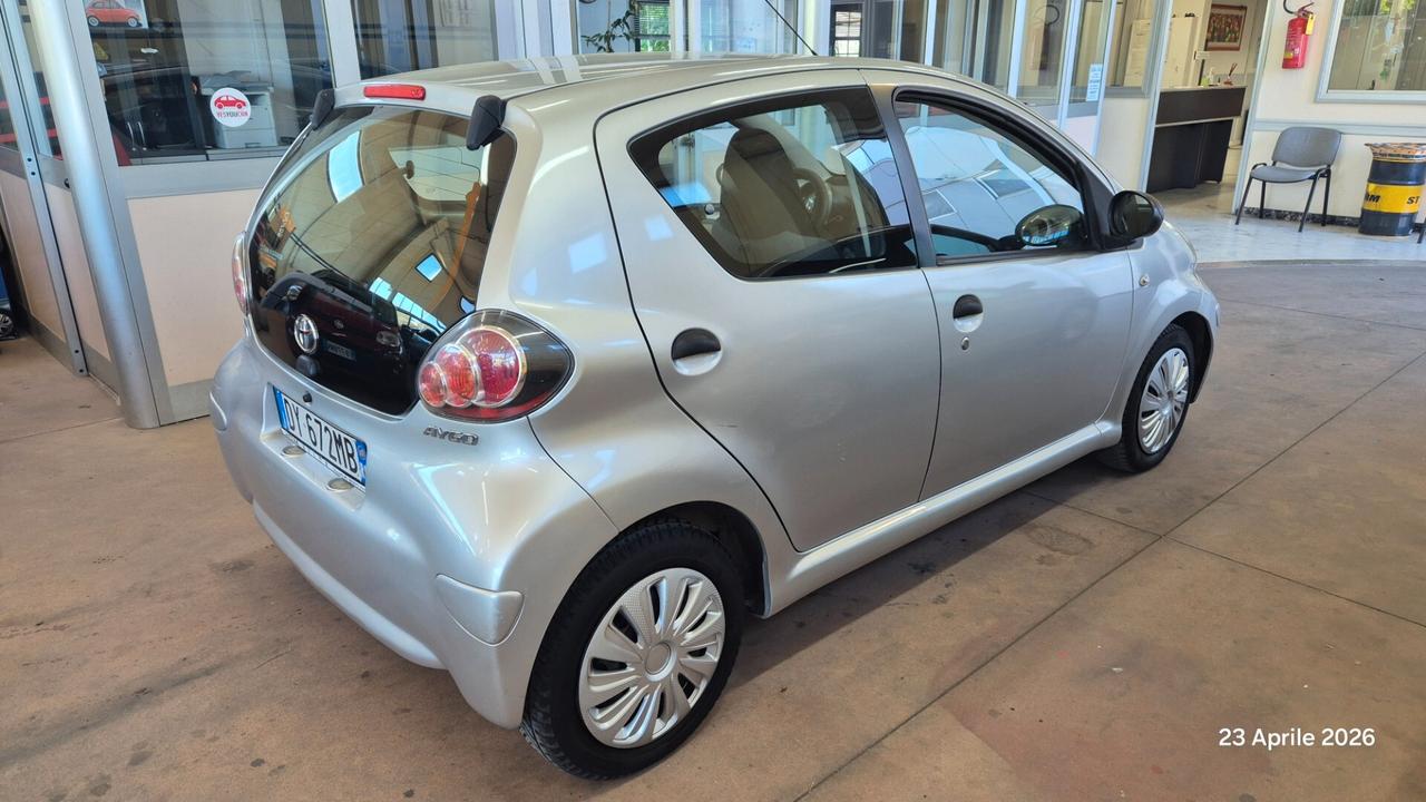 Toyota Aygo 1.0 12V VVT-i 5 porte Sol