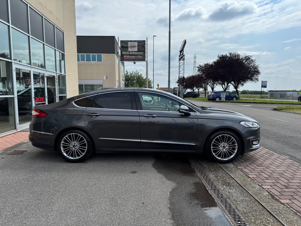 Ford Mondeo Hybrid 2.0 140 CV eCVT 4 porte Vignale