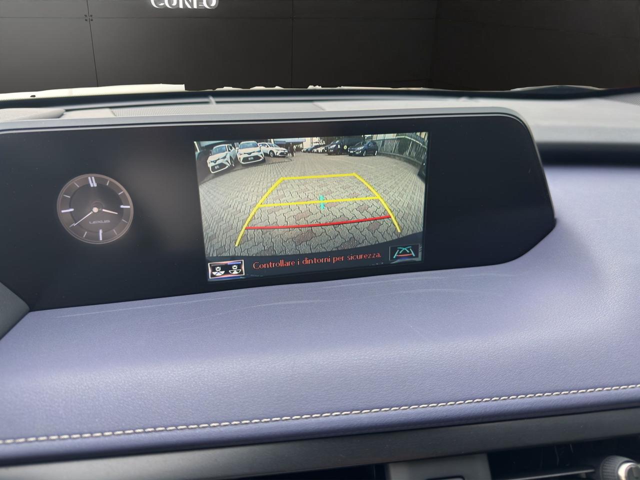 Lexus UX 250h 2.0 Midnight 2wd cvt
