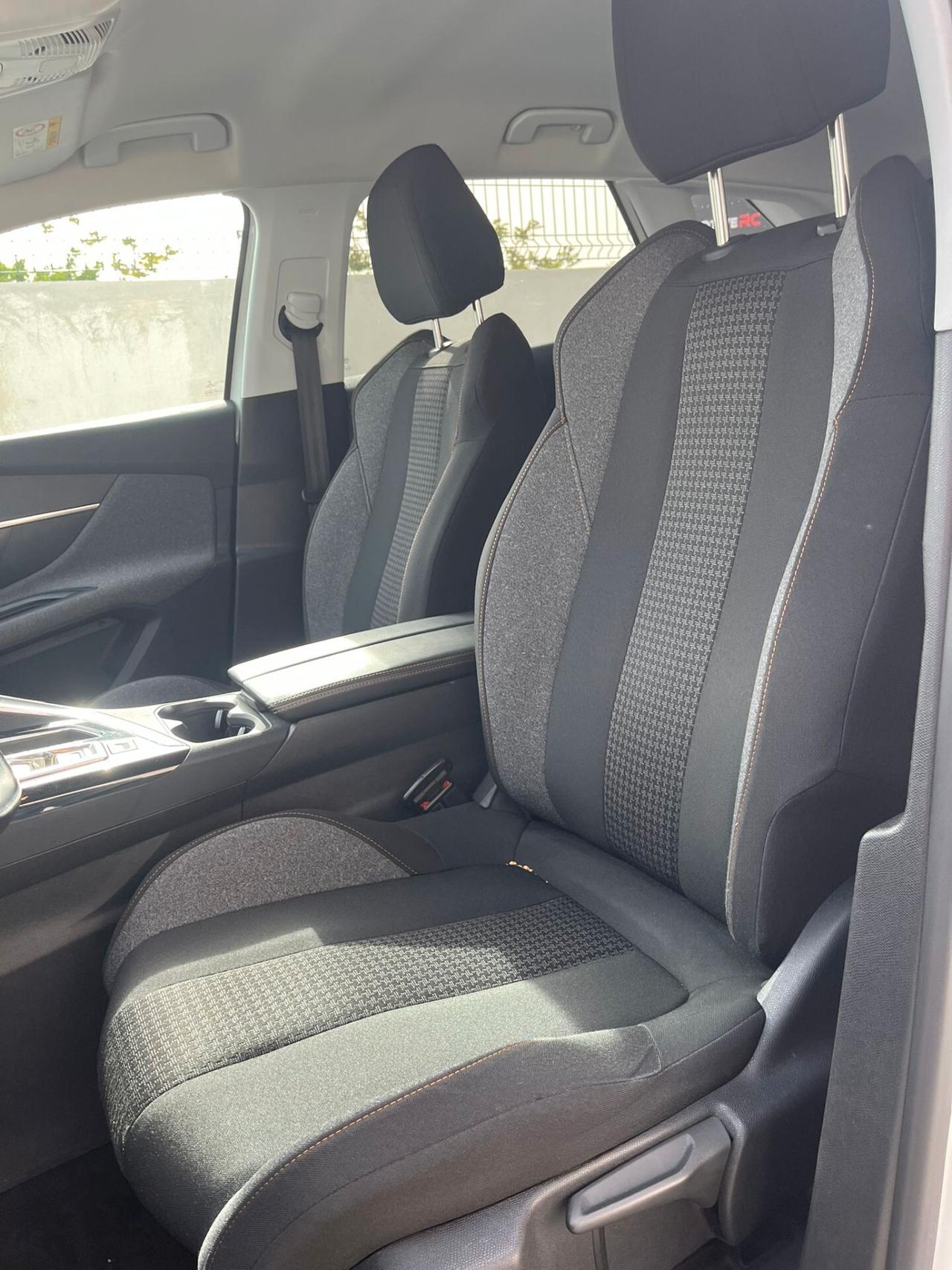 Peugeot 3008 BlueHDi 130 S&S EAT8 Business