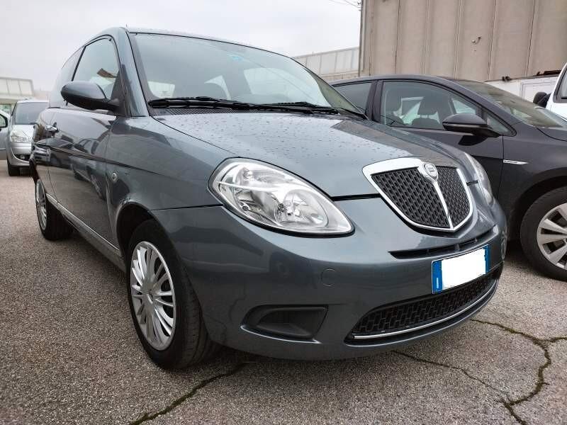 Lancia Ypsilon 1.4 Oro Giallo