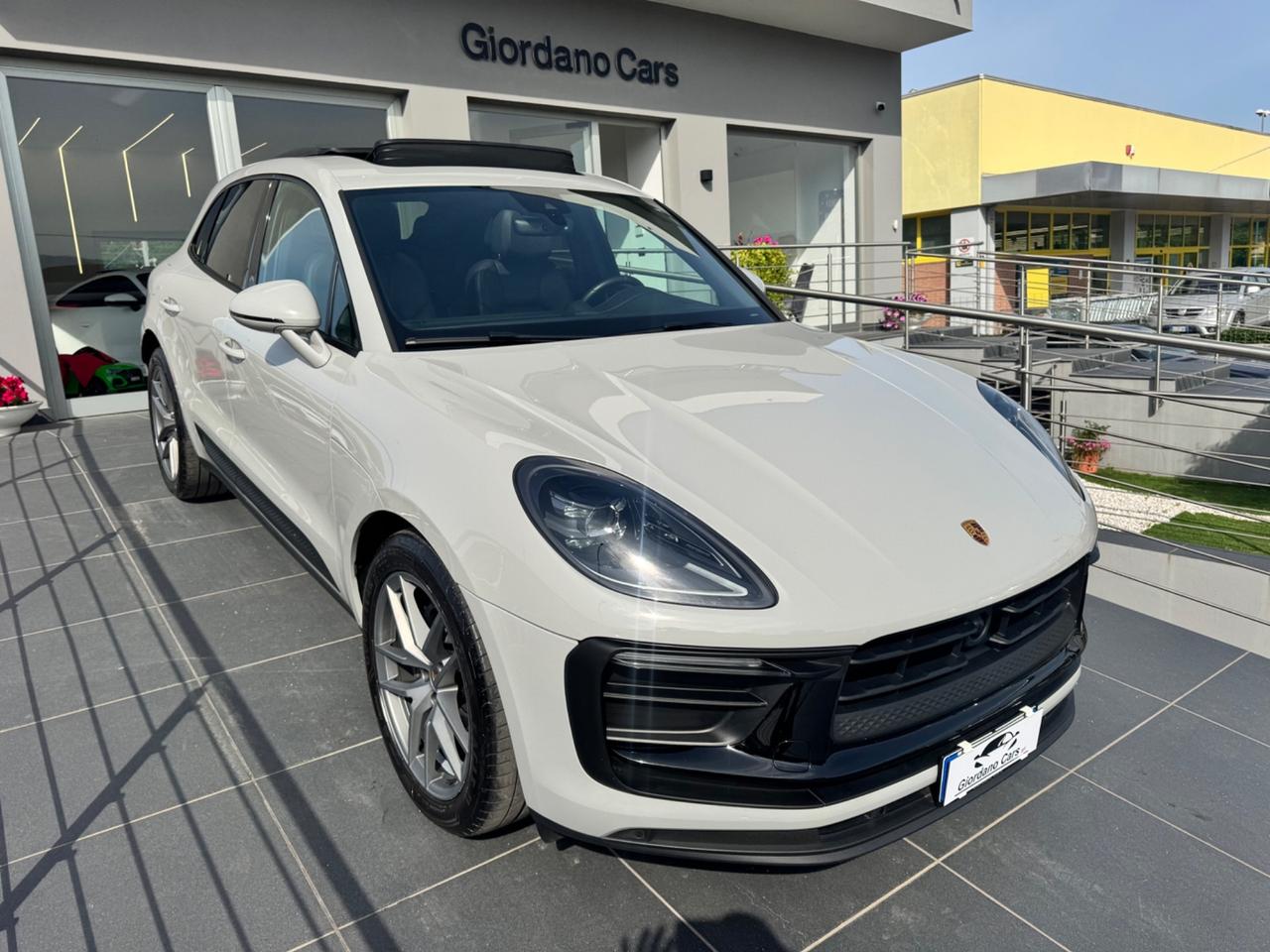 Porsche Macan 2.0 265cv colore gesso tetto uni pro