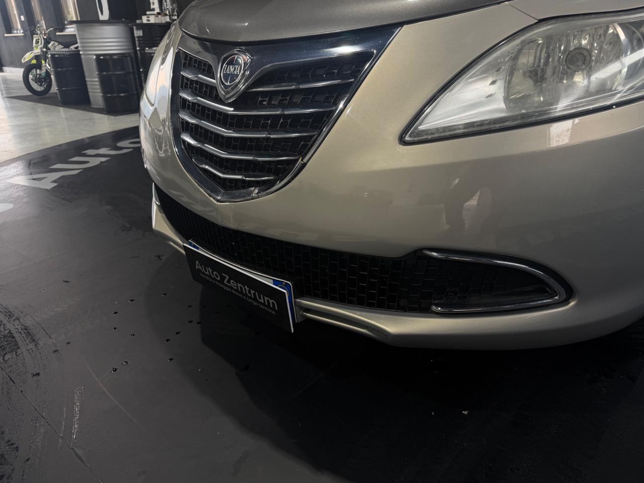 Lancia Ypsilon 1.3 MJT 16V 95 CV 5 porte S&S Silver