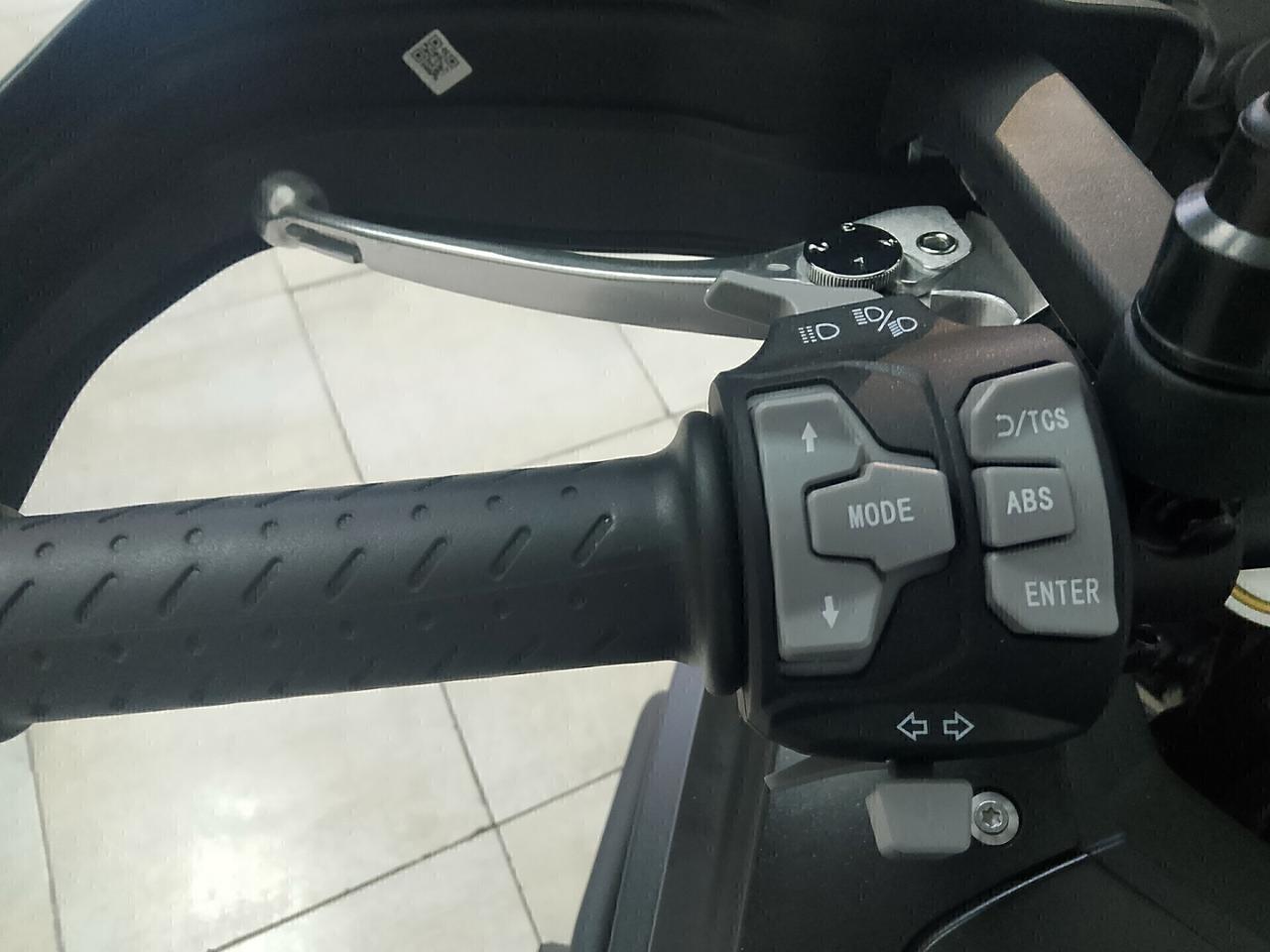 VOGE VALICO 525 DSX BLACK KNIGHT