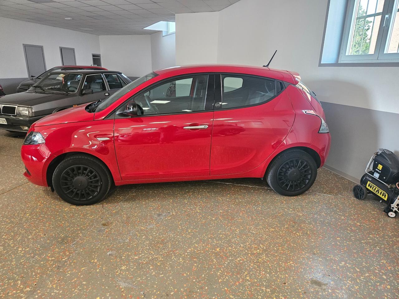 Lancia Ypsilon 1.0 FireFly 5 porte S&S Hybrid Ecochic
