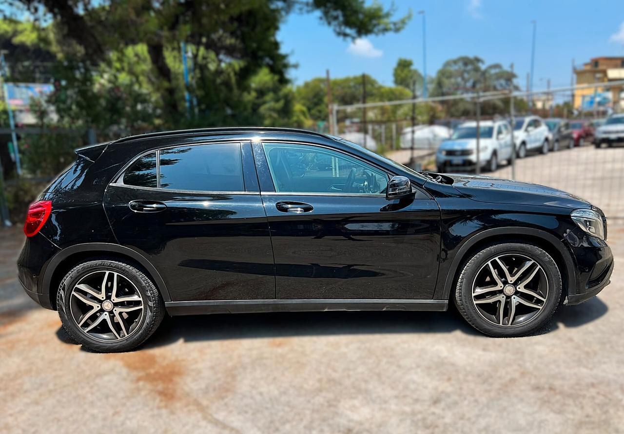 MERCEDES-BENZ GLA 180 d Automatic Premium - 2016