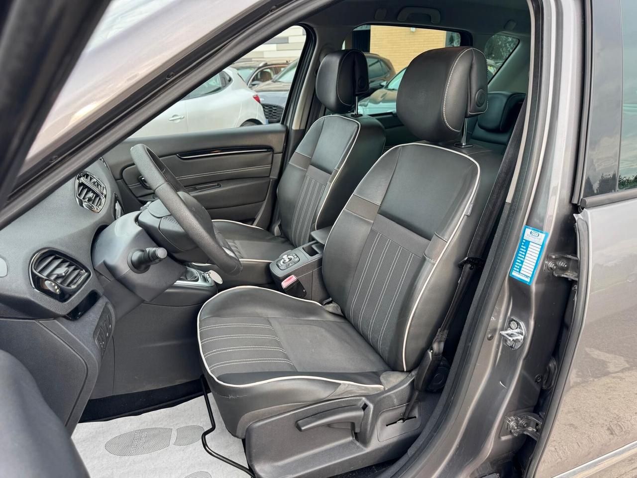 Renault Scenic XMOD 1.5 DCI 110CV 2012