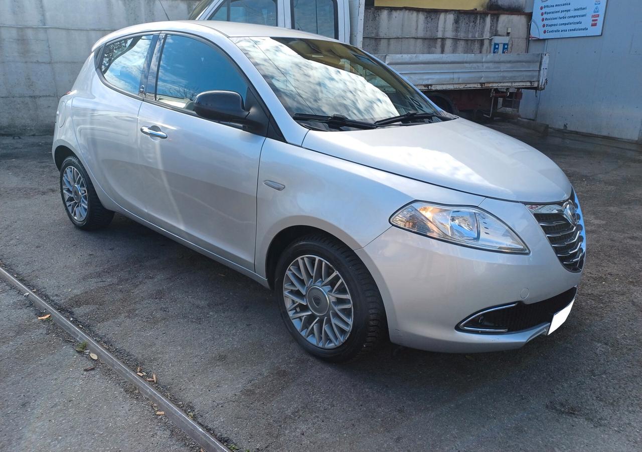 Lancia Ypsilon 1.2 Ecochic GPL di Serie