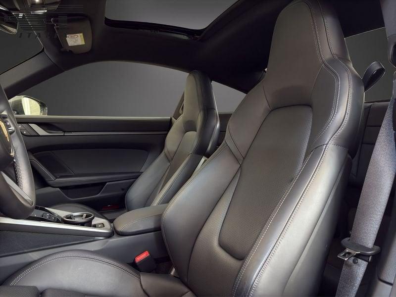 Porsche 911 CARRERA 4S