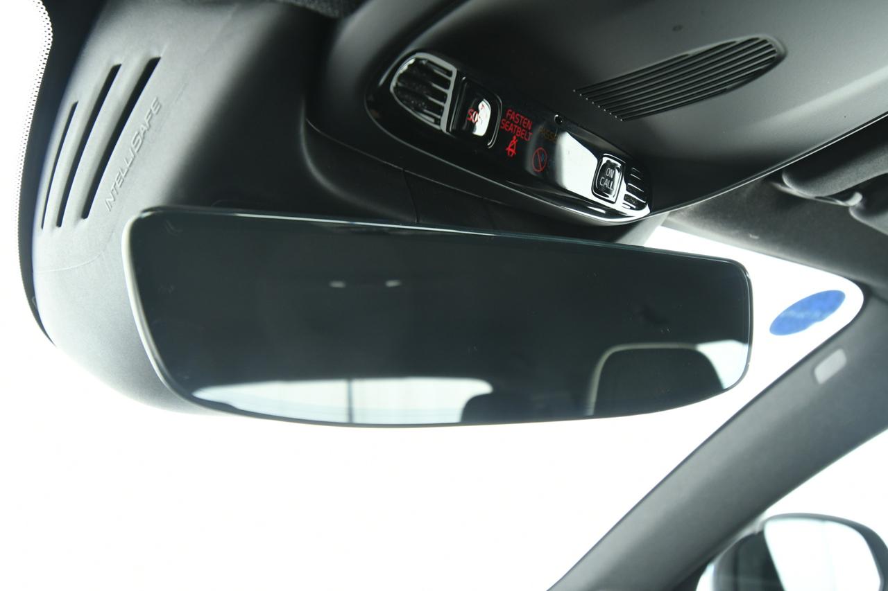 VOLVO XC40 1.5 t5 phev R-design auto LED+CAMERA+APP CONNECT