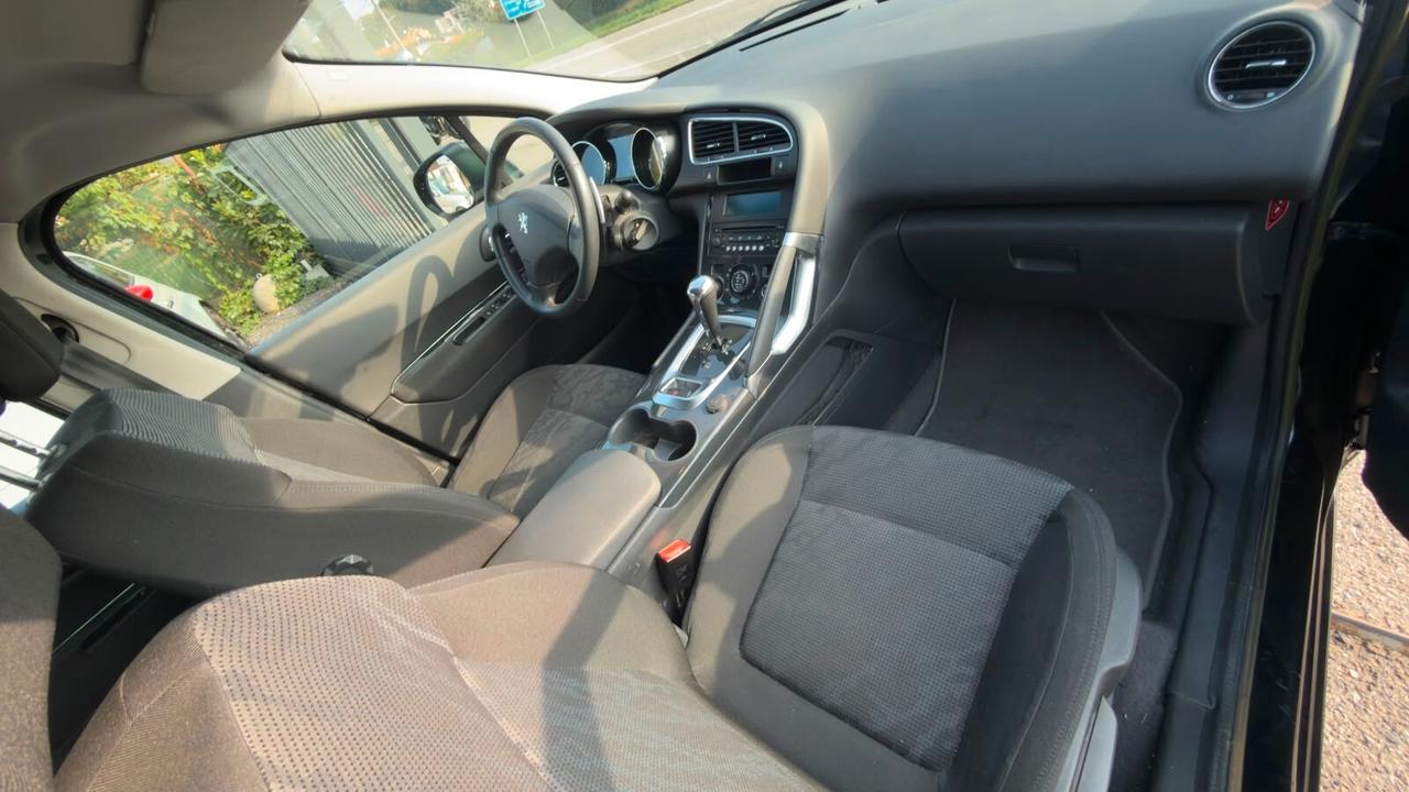 Peugeot 3008 1.6 e-HDi 112CV cambio robotizzato Stop&Start Allure