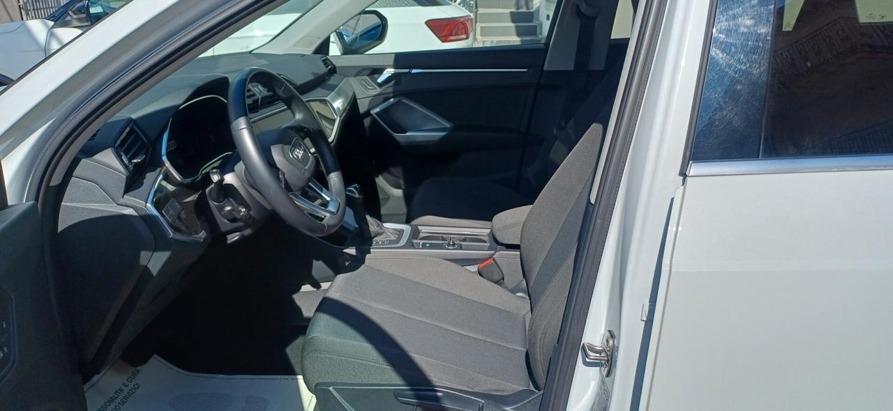 Audi Q3 40 TDI quattro S tronic Business Advanced
