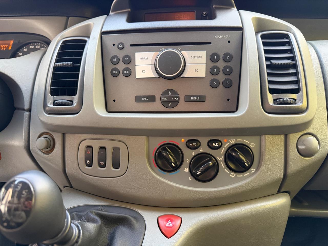 Opel Vivaro 2.5 CDTI 9 posti Clima - 2009