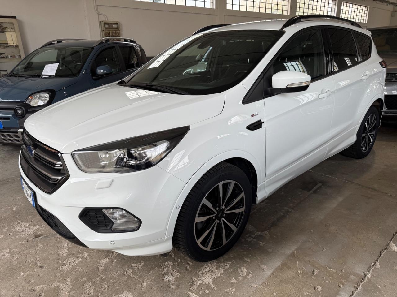 Ford Kuga 1.5 TDCI 120 CV S&S 2WD Powershift ST-Line