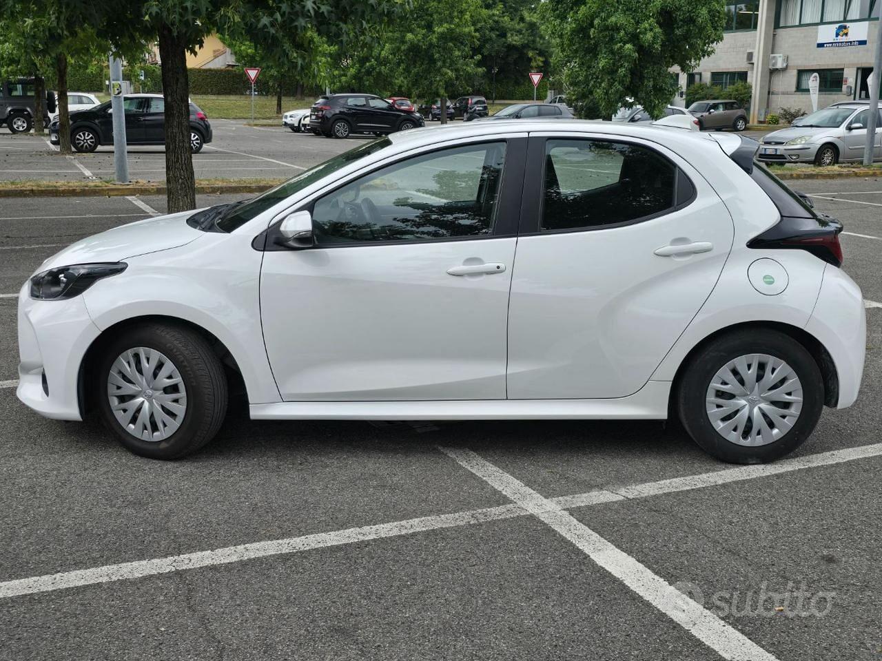 TOYOTA Yaris 1.0 5 porte Active