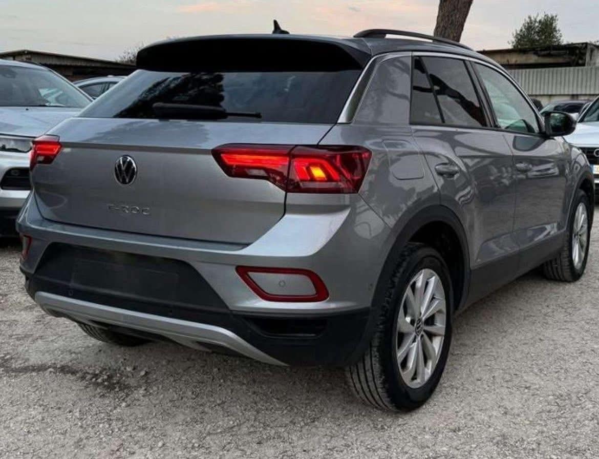 VOLKSWAGEN T ROC BENZINA AUTO A NOLEGGIO