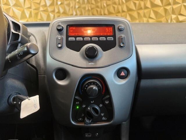 Toyota Aygo Connect 1.0 VVT-i 72 CV 5 porte x-cool