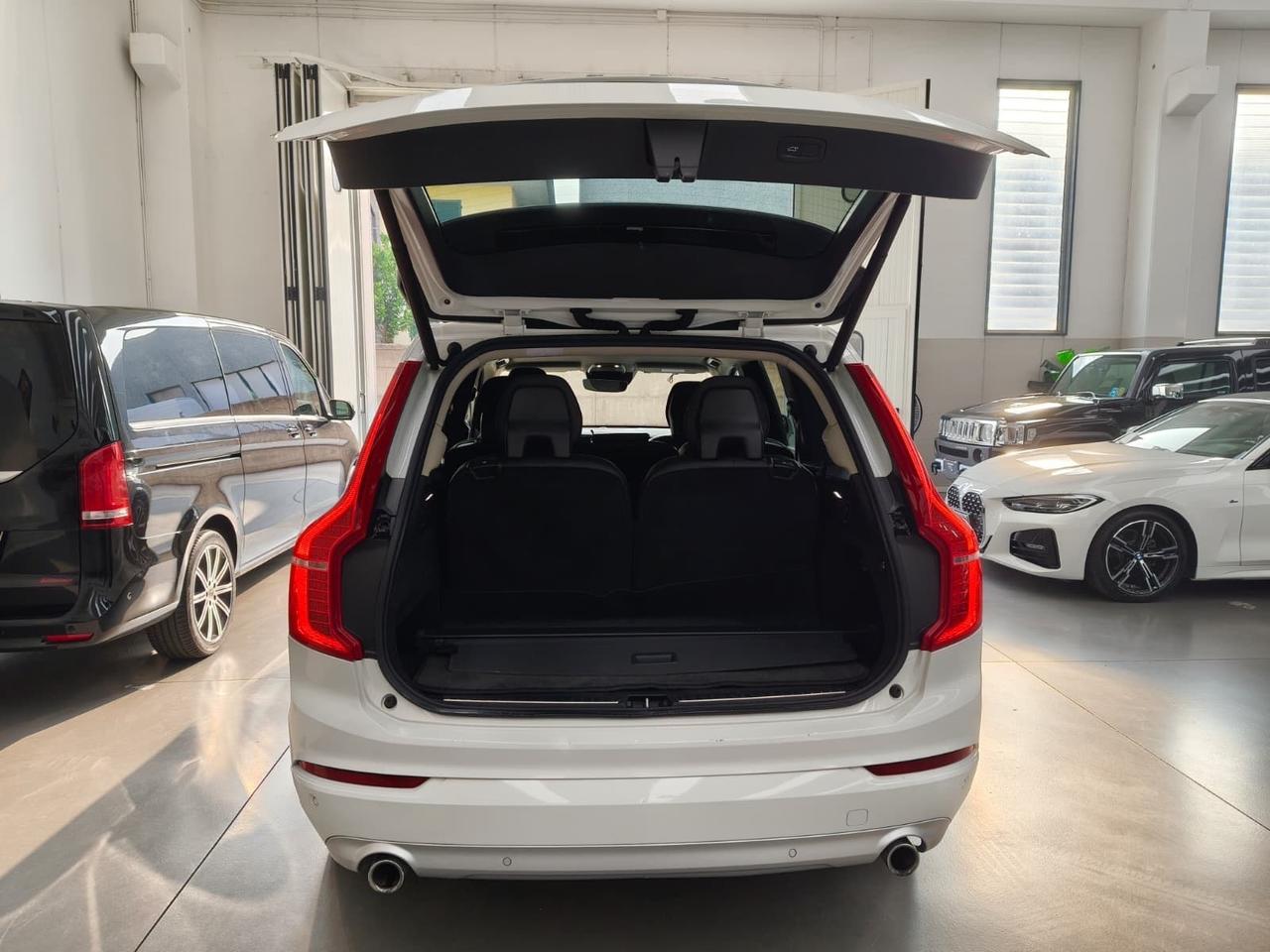 Volvo XC90 D5 AWD Geartronic 7 posti Momentum