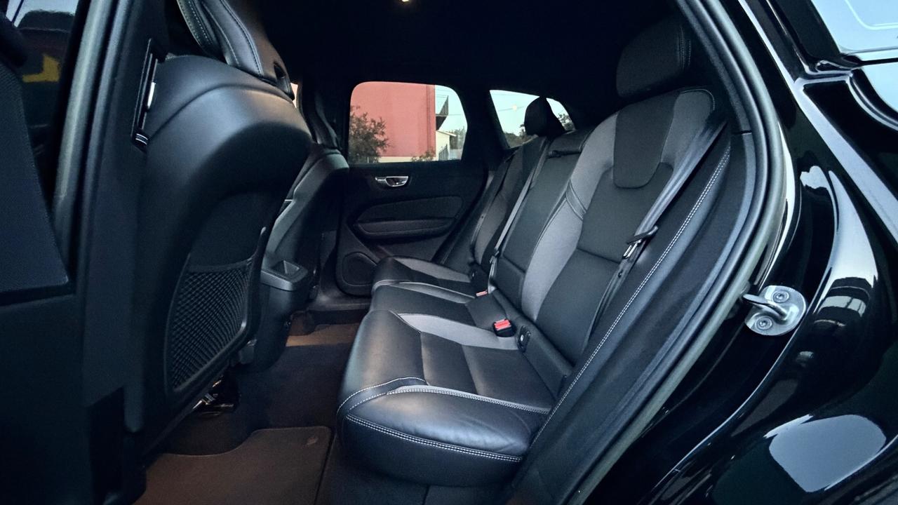 VOLVO XC60 R-DESIGN 197 CV - VIRTUAL COCKPIT, PELLE, FULL LED