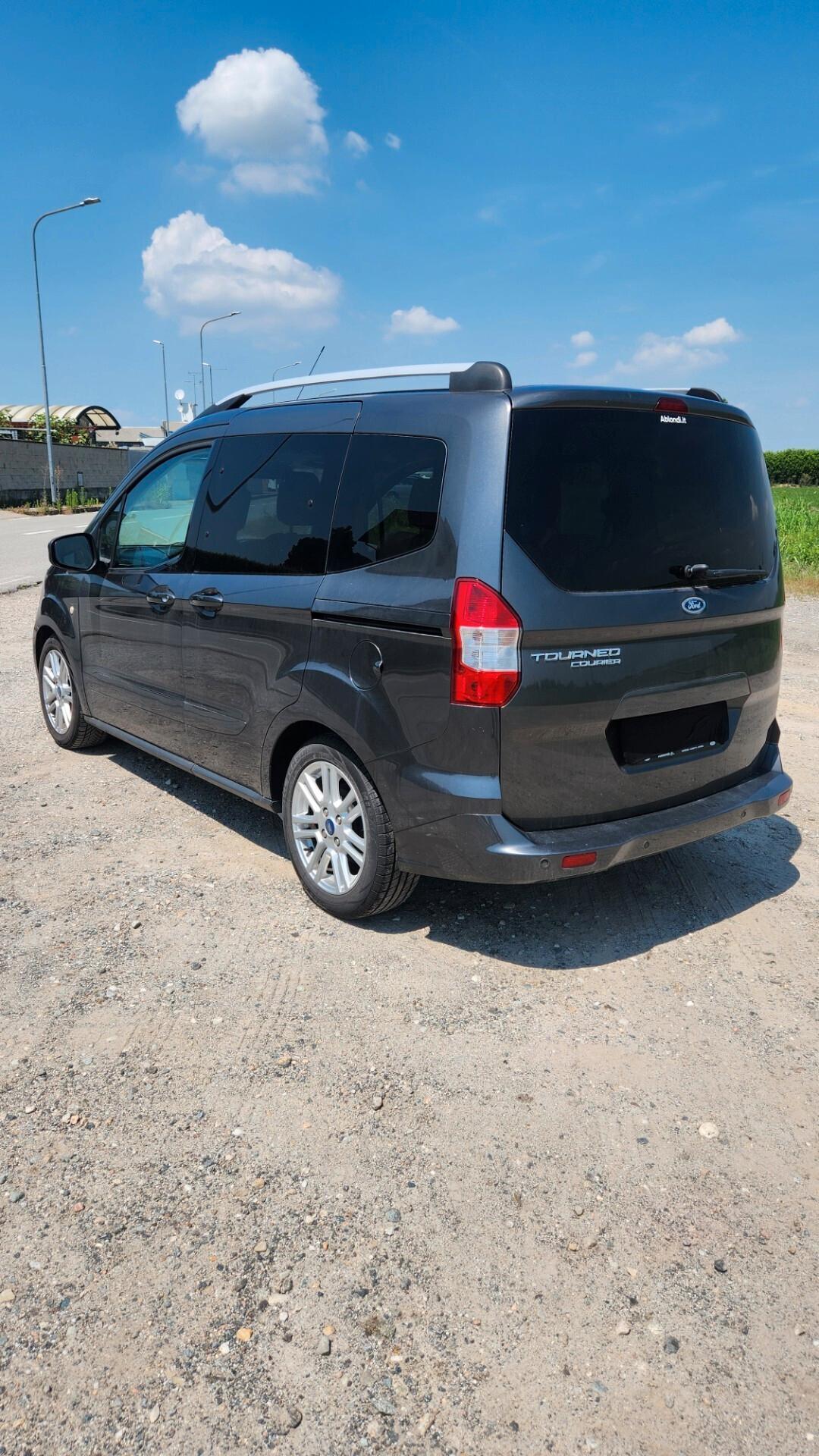 Ford Tourneo Courier Tourneo Courier 1.5 TDCI 75 CV Sport