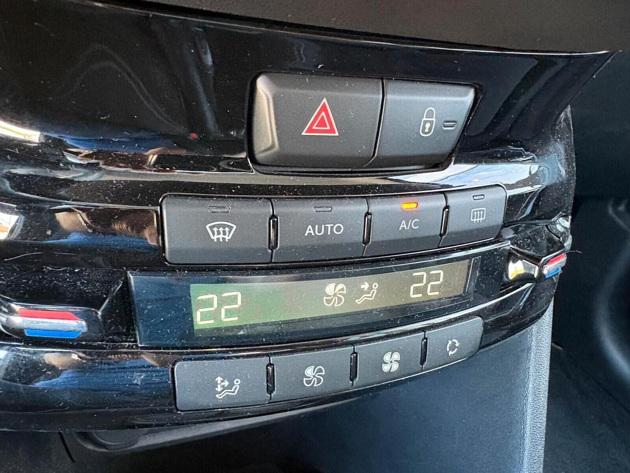 Peugeot 208 ACTIVE BlueHDi 100 5 p. 80000 KM