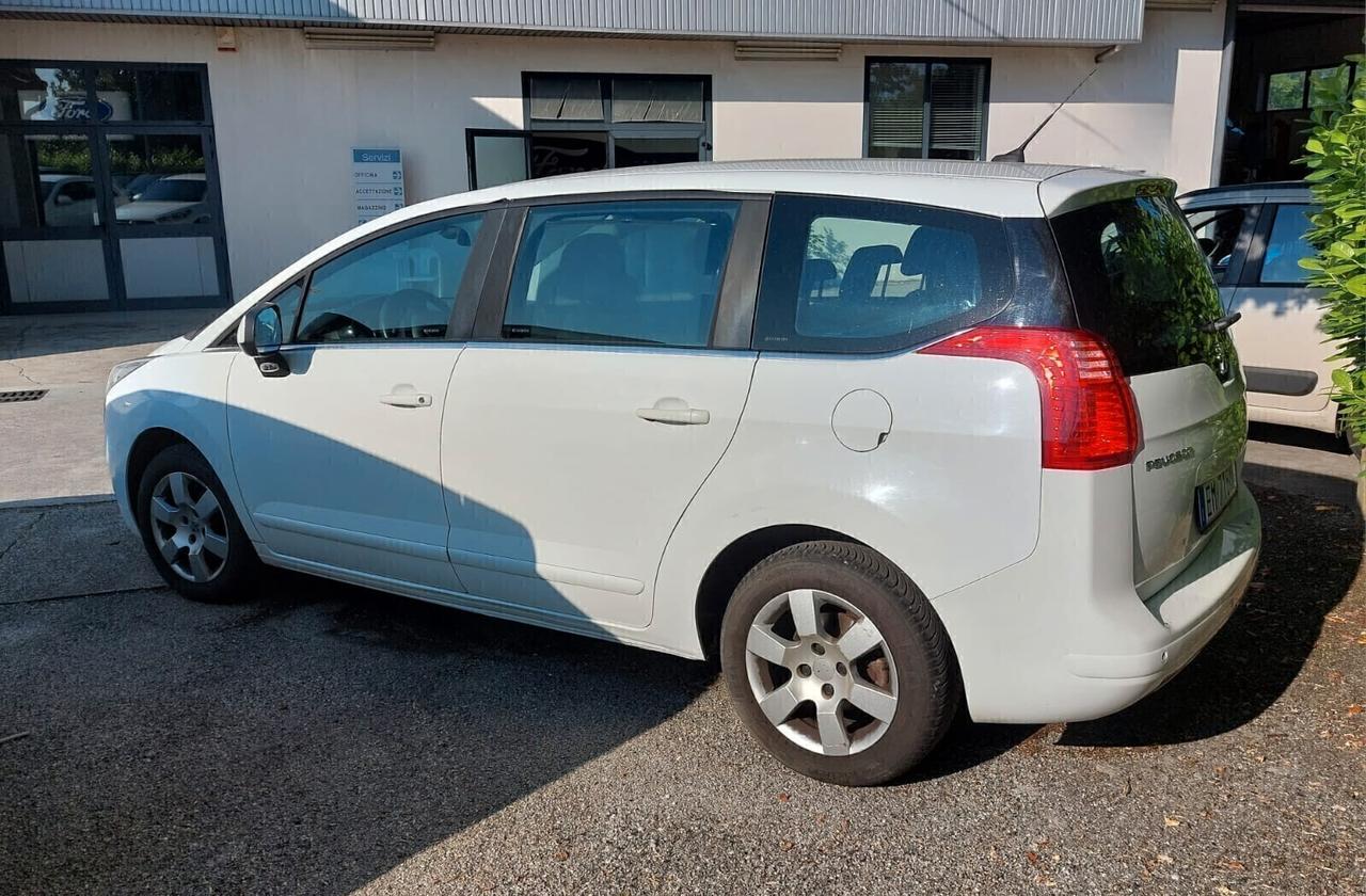 Peugeot 5008 1.6 Diesel 7 Posti Neopatentati