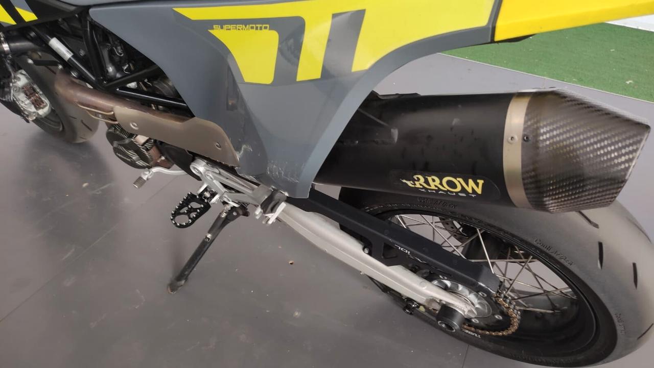 Husqvarna 701 Supermoto