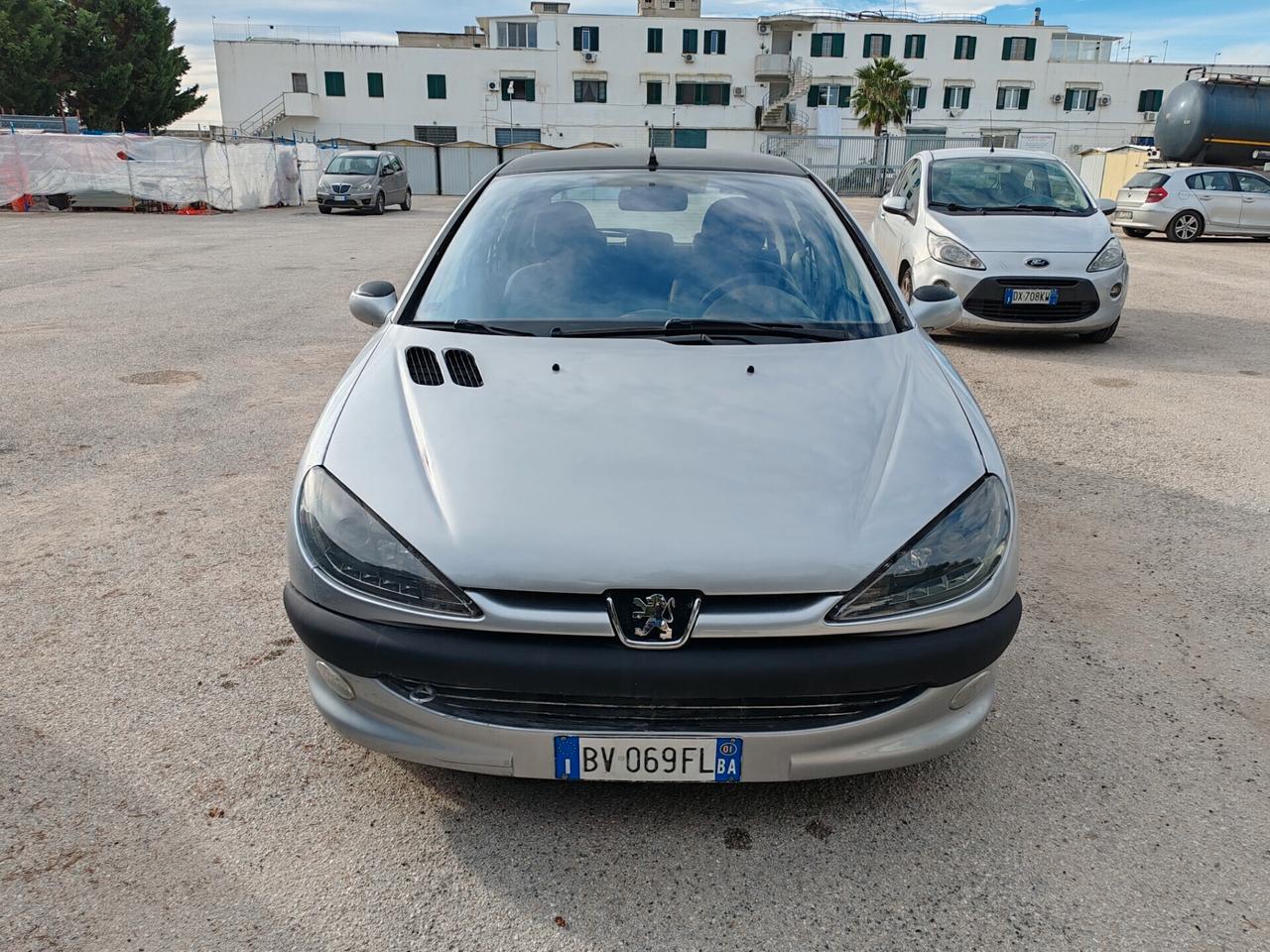 Peugeot 206 1.1 5p. XT