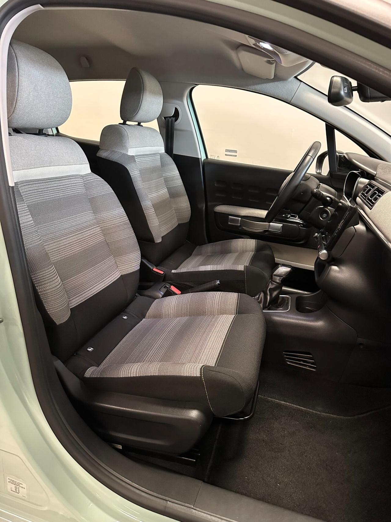 Citroen C3 1.2 Shine 82cv - Neopatentati unicoPro