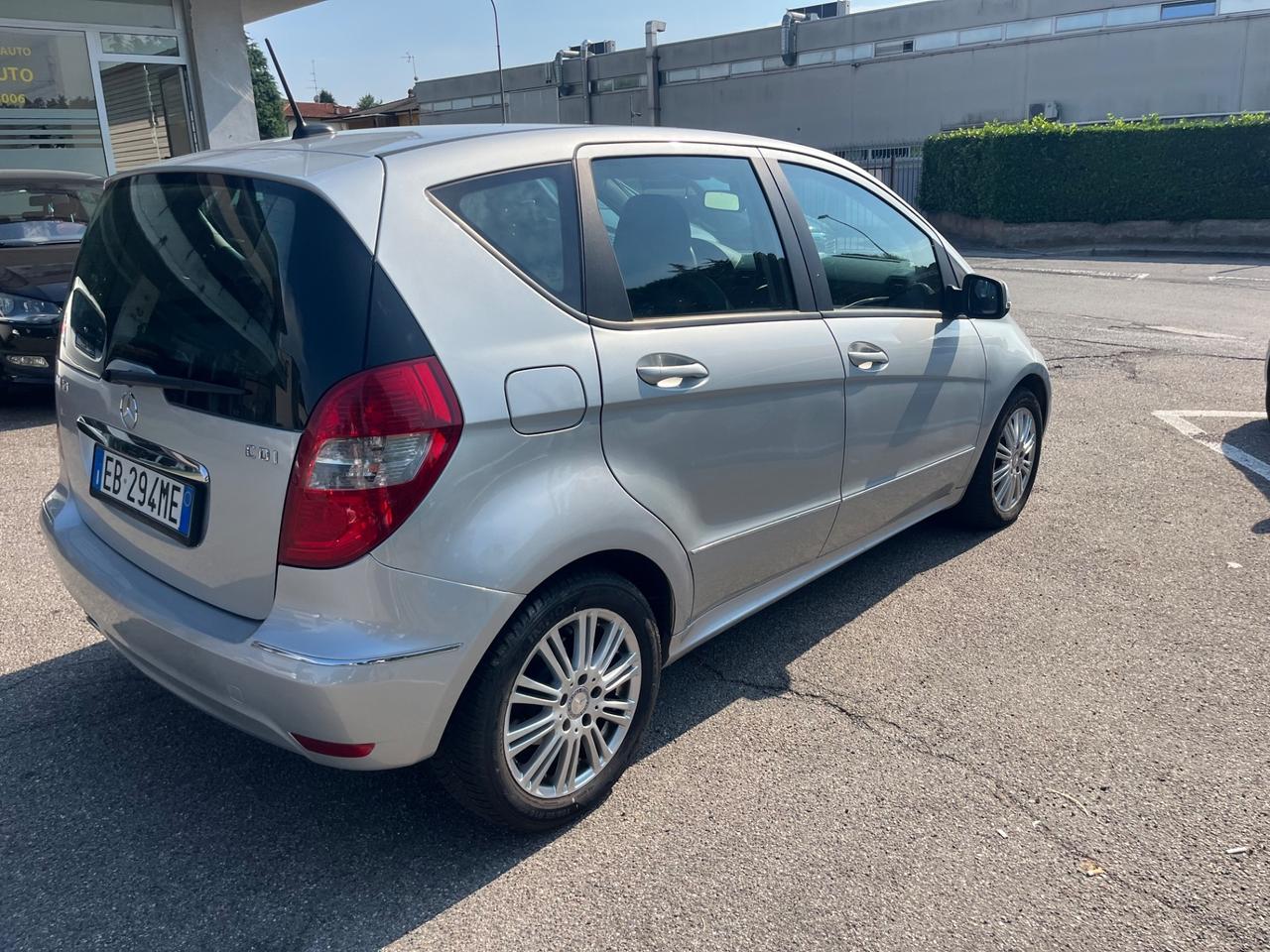 Mercedes A180CDI/cambio automatico/109CV/neopatentato/Euro4 con FAP/unico proprietario
