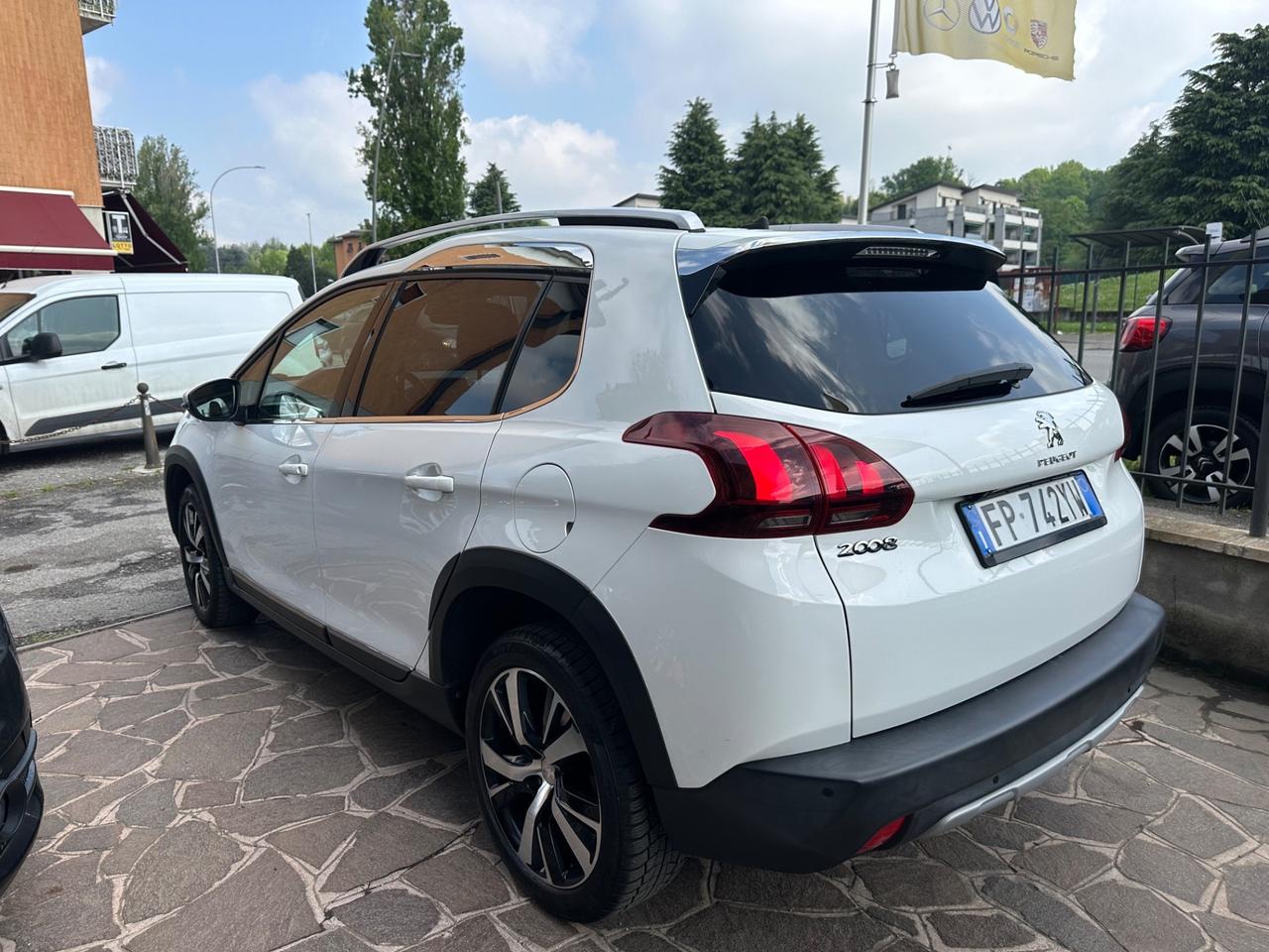 Peugeot 2008 PureTech Turbo 110 EAT6 S&S Black Matt