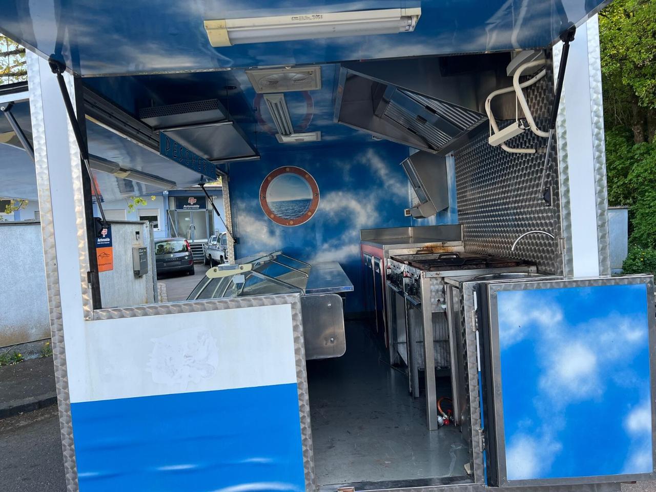 Food truck PESCHERIA Iveco 35C15* pat. B