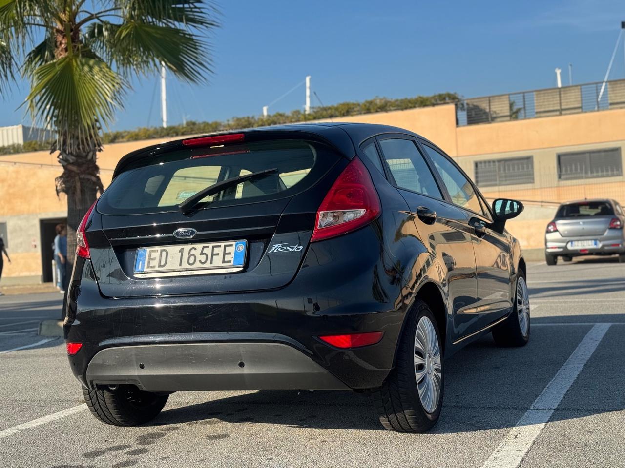 FORD FIESTA 1.2 BENZINA NEO PATENTATI KM REALI 12MESI DI GARANZIA