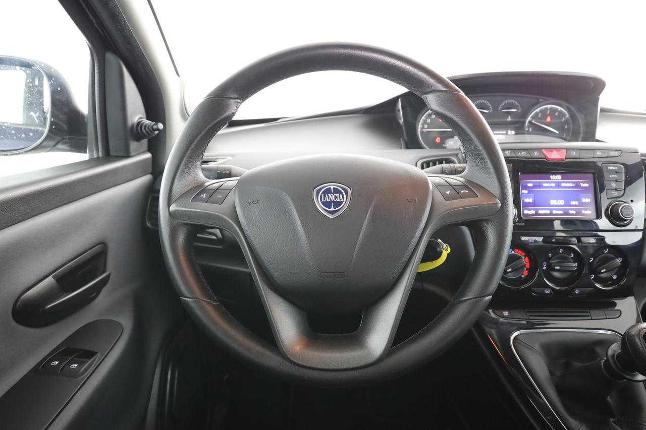 LANCIA Ypsilon 3ª serie Ypsilon 1.2 69 CV 5 porte Silver