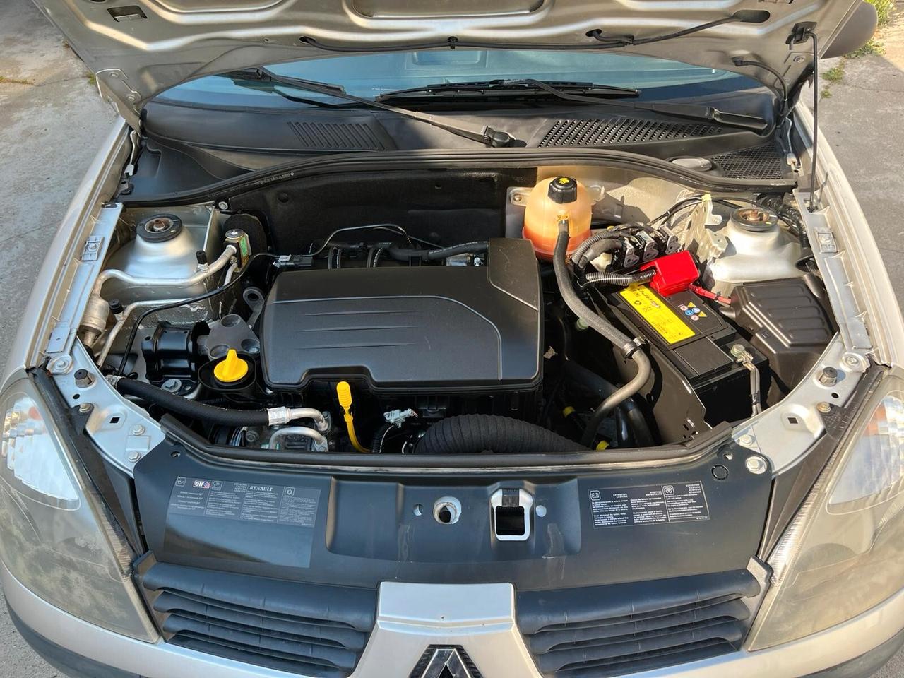 Renault Clio 1.2 16V cat 3 porte Luxe Privilège