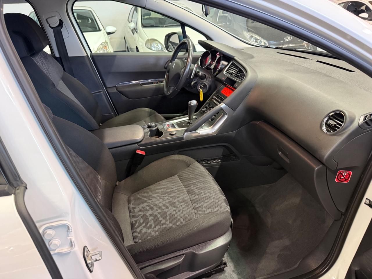 Peugeot 3008 1.6 HDi 112CV cambio robotizzato Premium