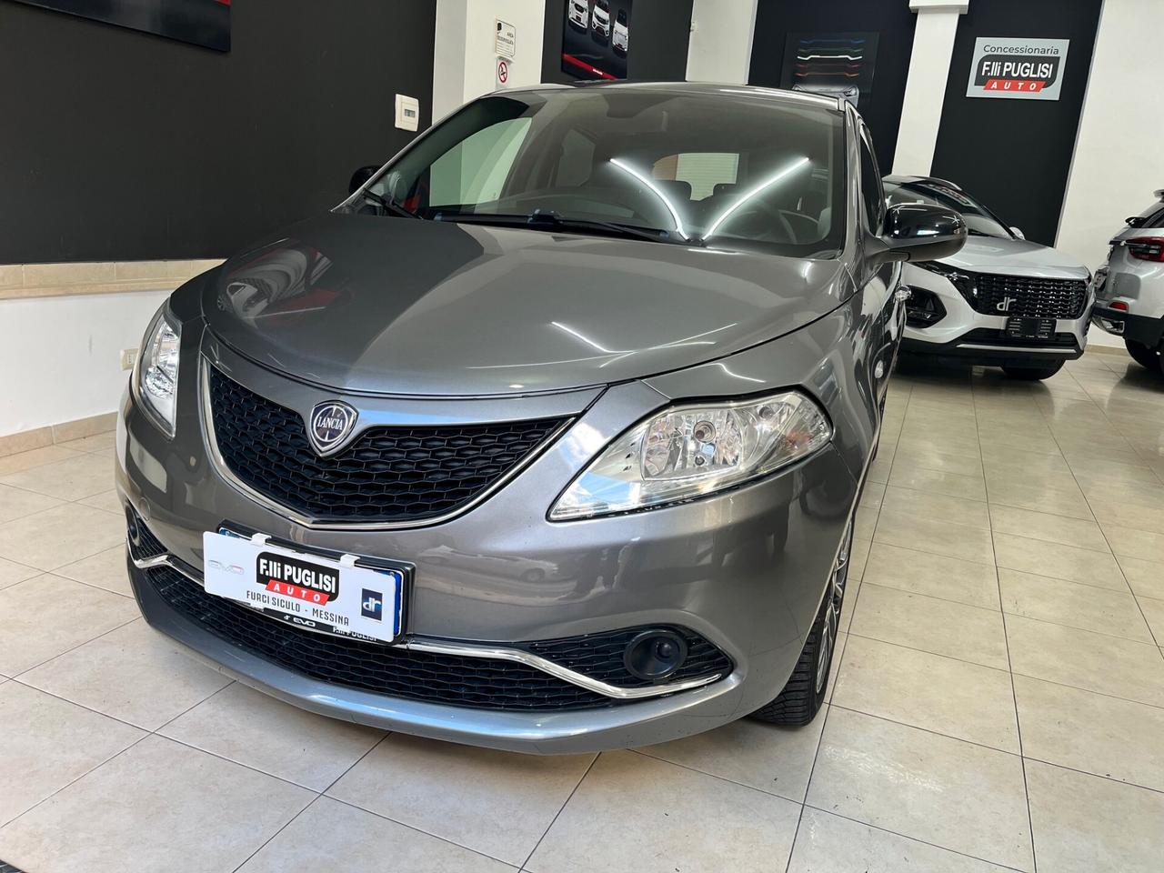 Lancia Ypsilon 1.3 MJT 16V 95 CV 5 porte S&S Gold - 2016