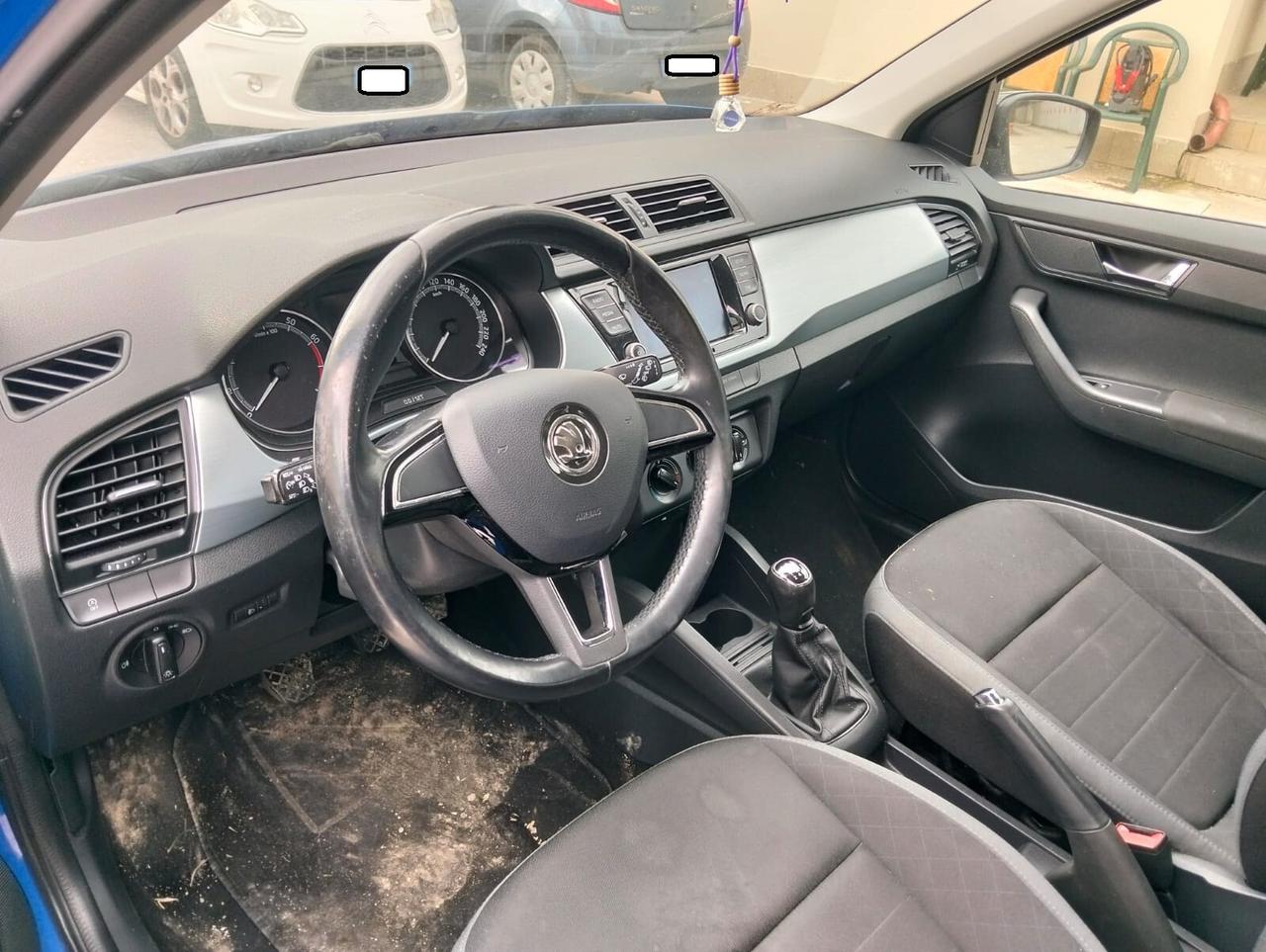 Skoda Fabia 1.0 MPI 75cv 2019 SINISTRATA