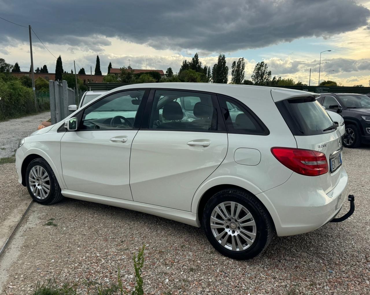 Mercedes-benz B 200 NGD Executive Gancio Traino