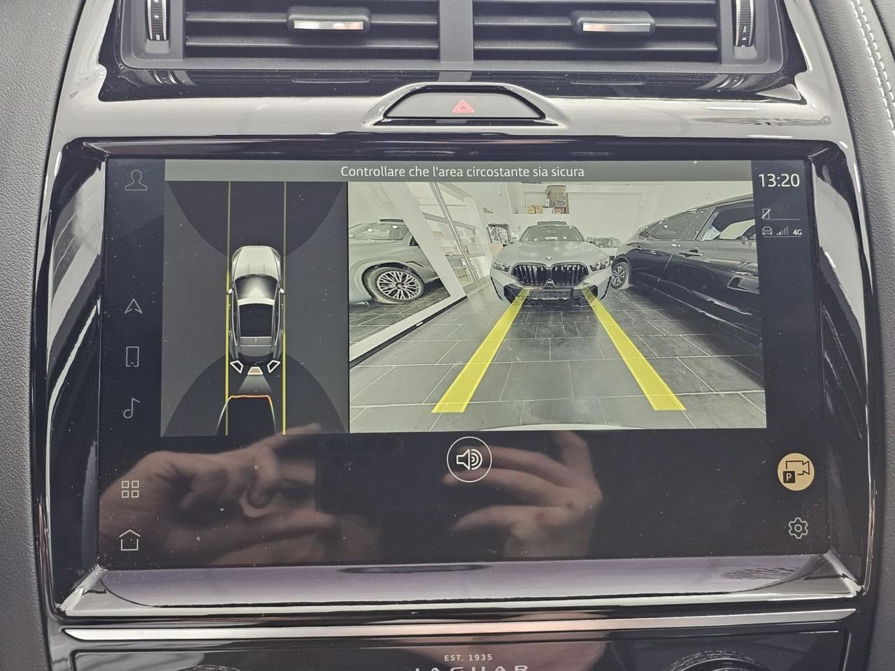Jaguar E-Pace R-Dynamic SE Navi Camera Tetto C.20" LED BlackPack